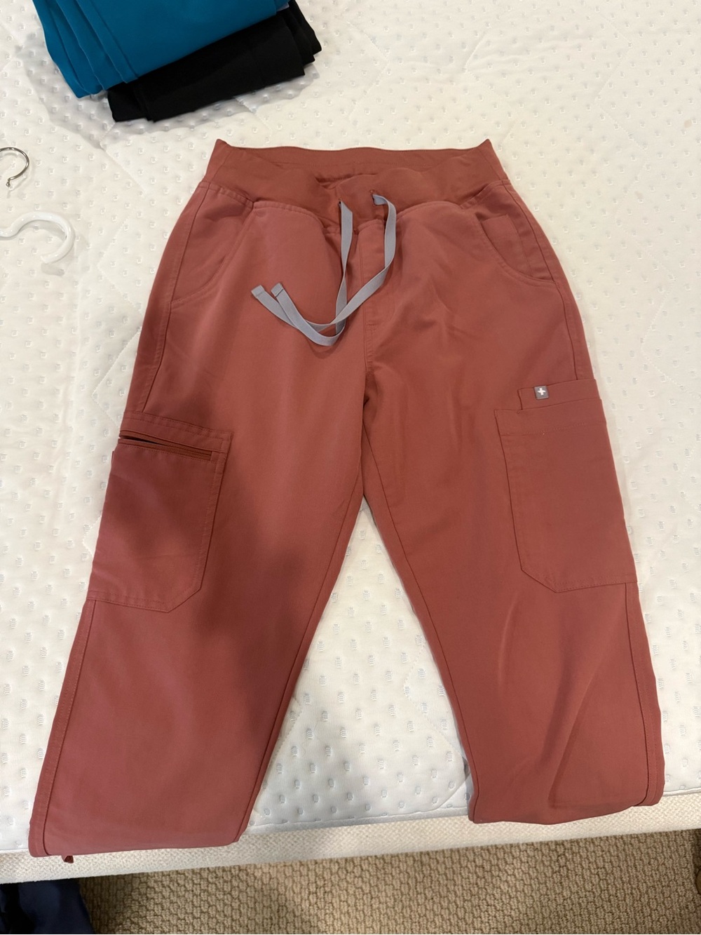 Figs Yola Straight Leg Cargo Scrub Pants in Dusty Rose